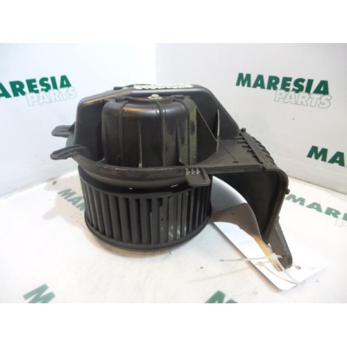 Renault - Megane Scenic - Heating and ventilation fan motor