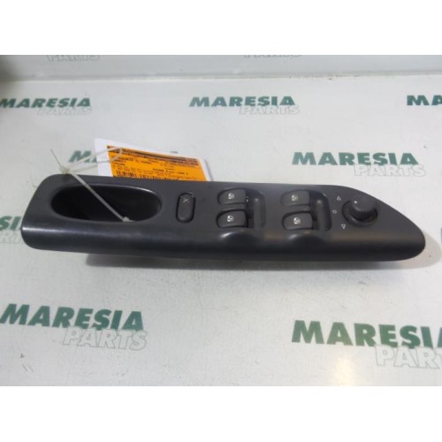 Renault - Laguna - Multi-functional window switch