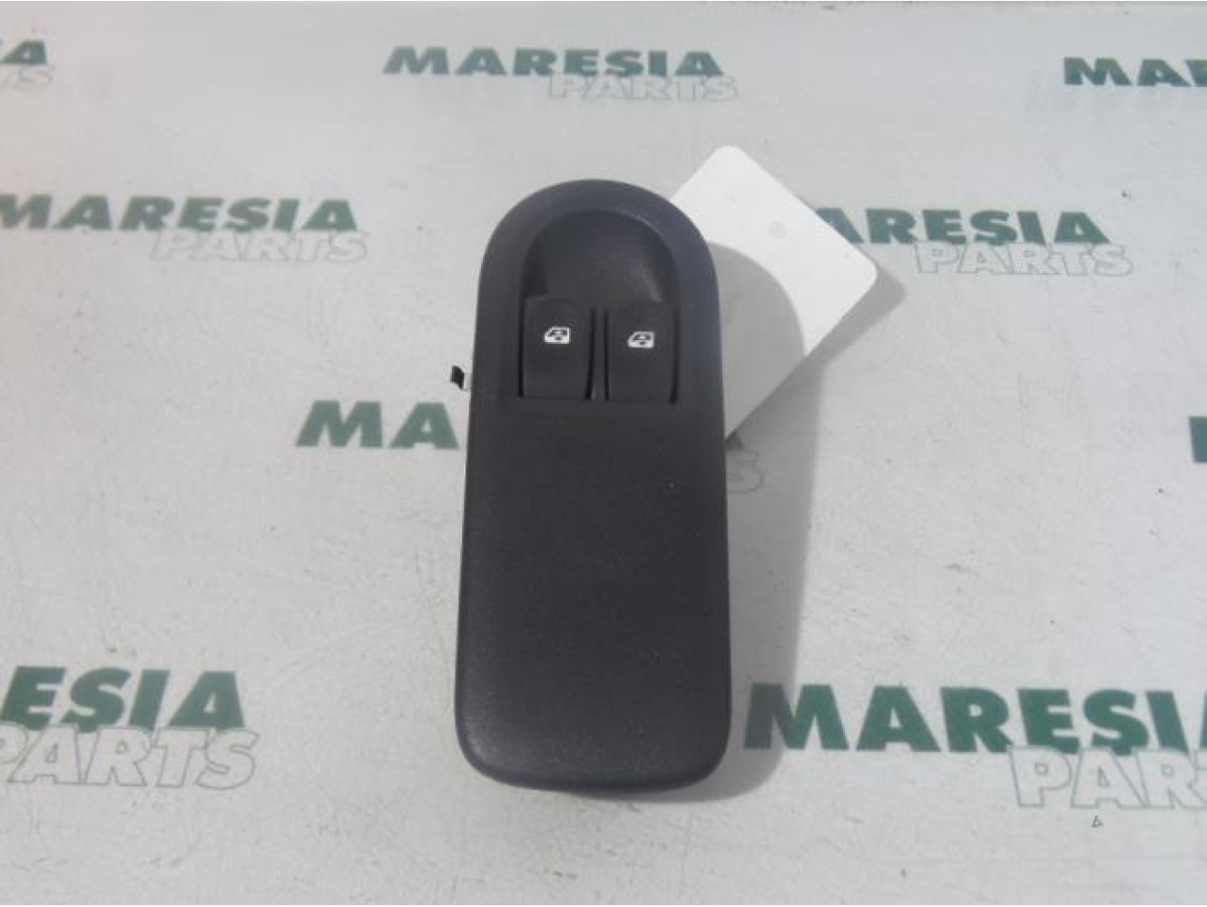 Renault - Clio - Multi-functional window switch