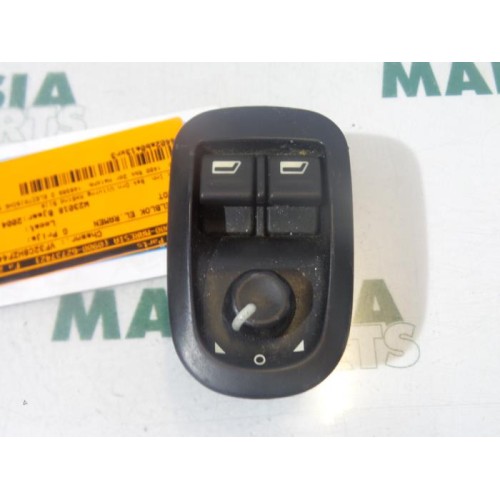 Peugeot - 206 - Multi-functional window switch