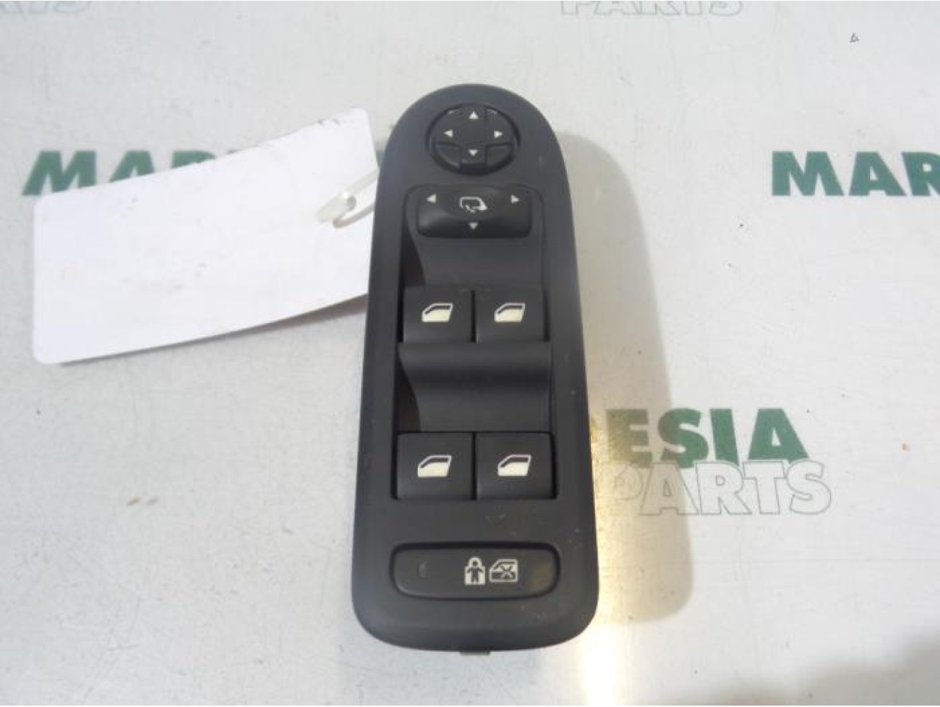 Peugeot - 508 - Multi-functional window switch