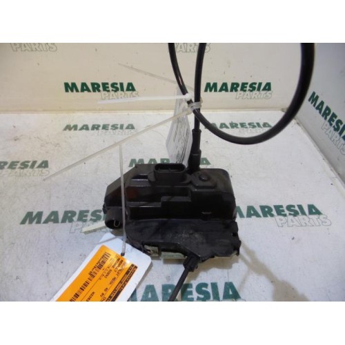 Renault - Megane Scenic - Front door lock mechanism 4-door, right