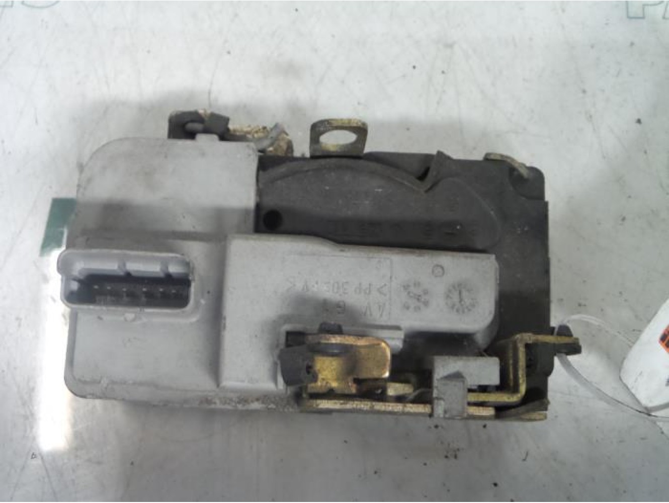 Peugeot - 206 - Door lock mechanism 4-door, front left