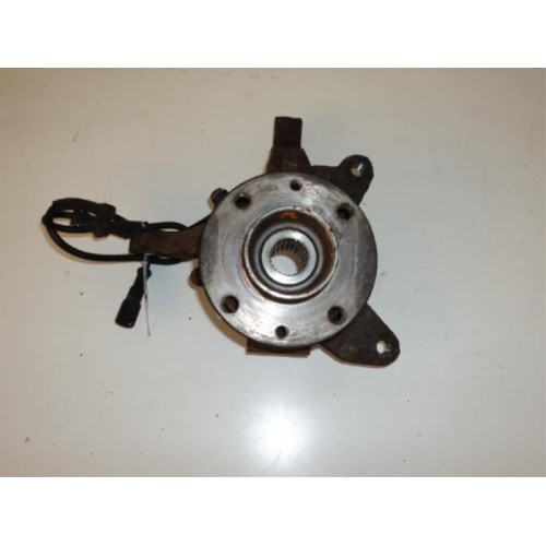 Renault - Megane Scenic - Knuckle, front right