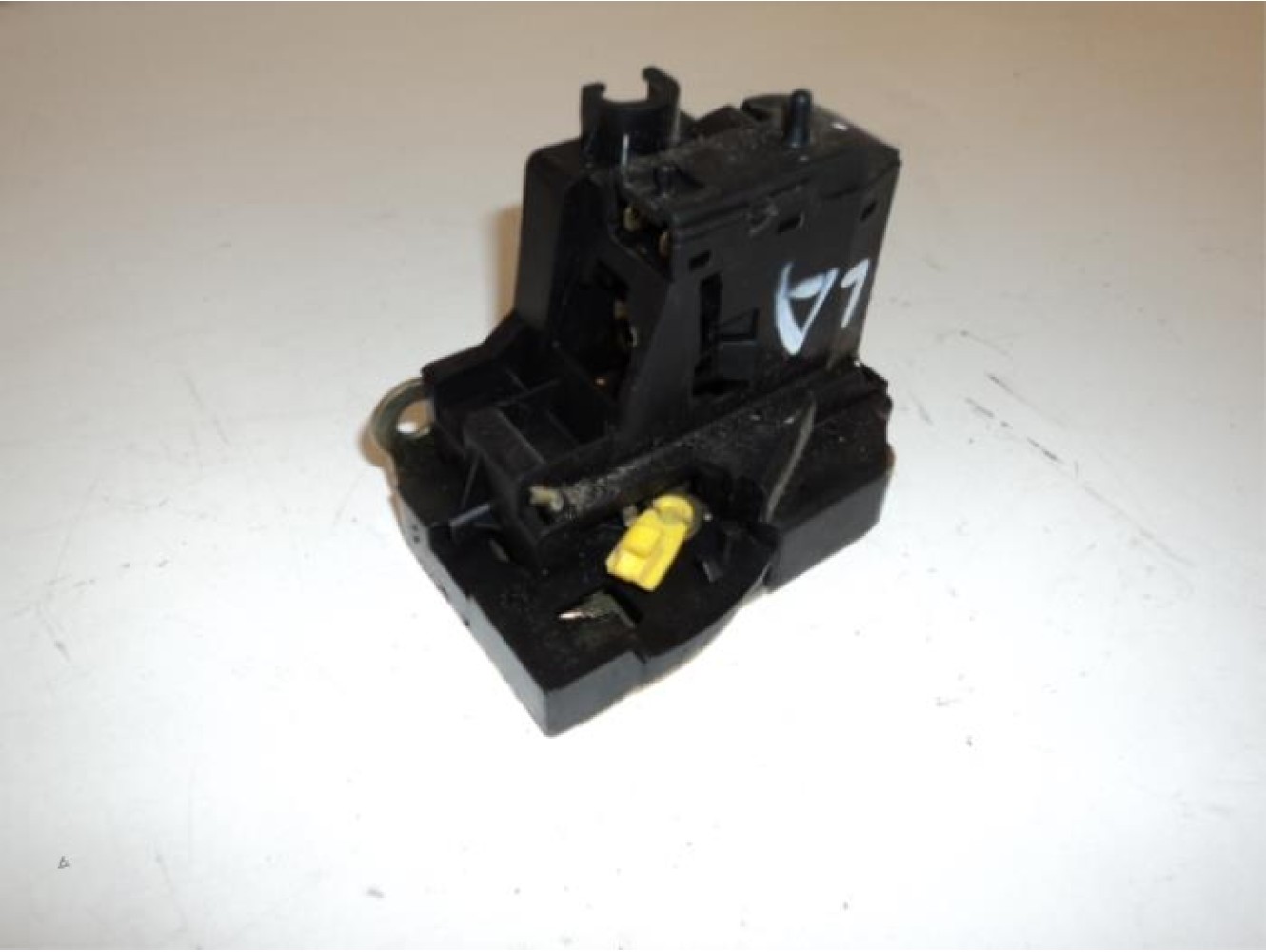 Renault - Megane Scenic - Rear door lock mechanism 4-door, left
