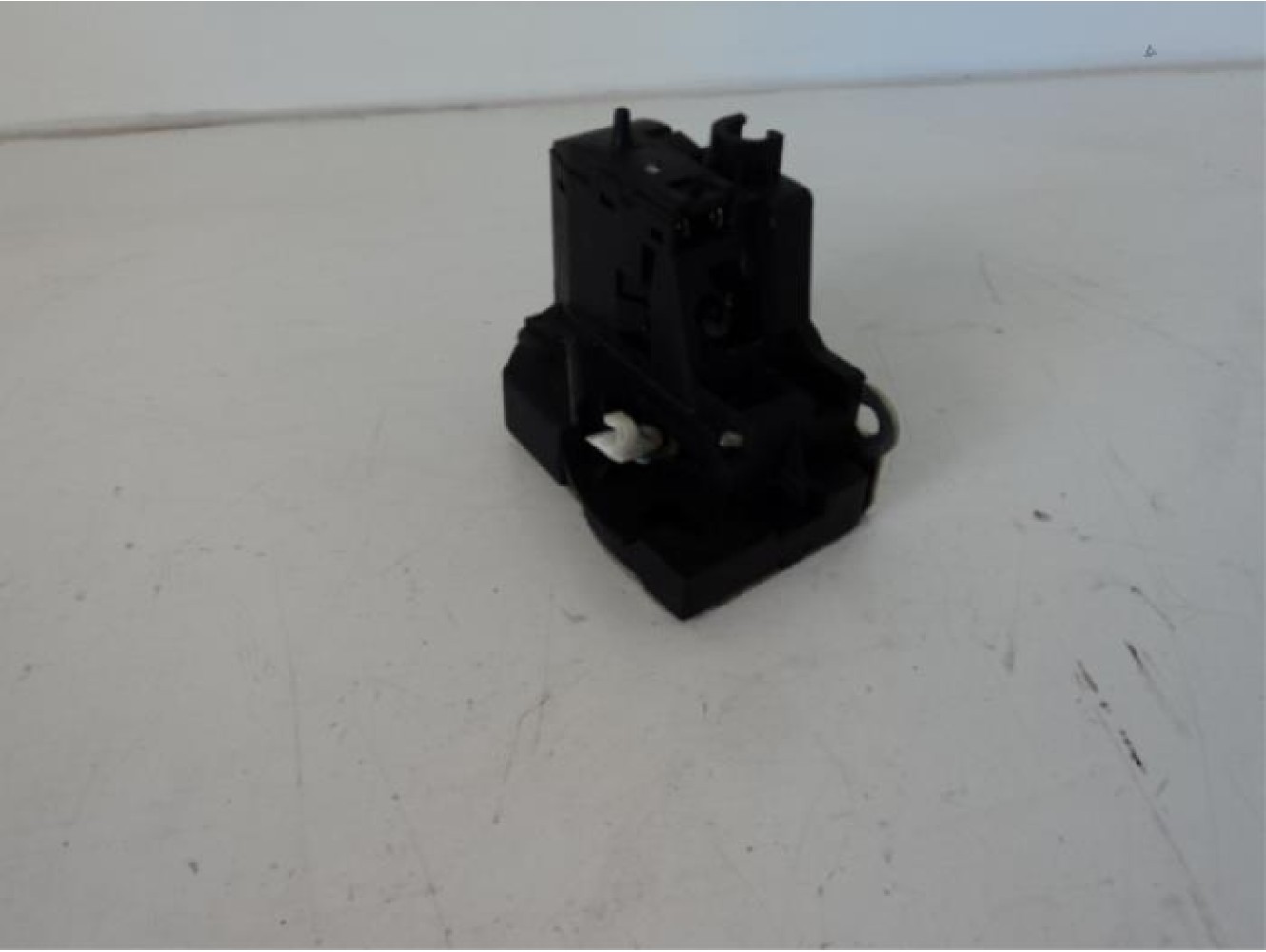 Renault - Megane Scenic - Front door lock mechanism 4-door, right