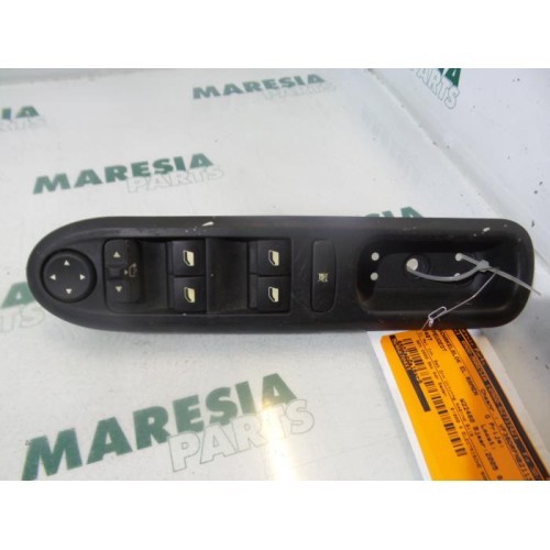Peugeot - 407 - Multi-functional window switch