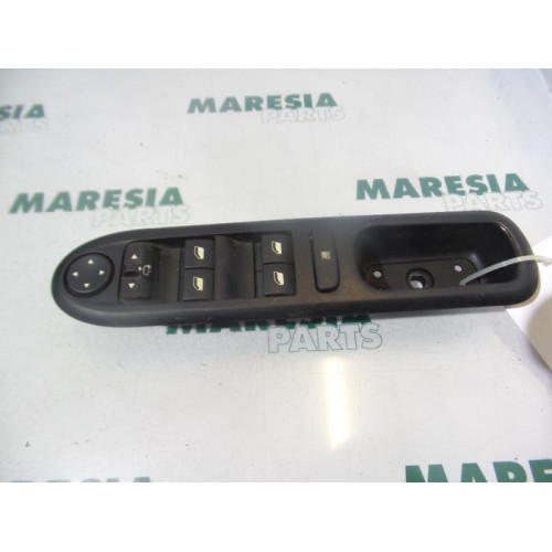 Peugeot - 407 - Multi-functional window switch