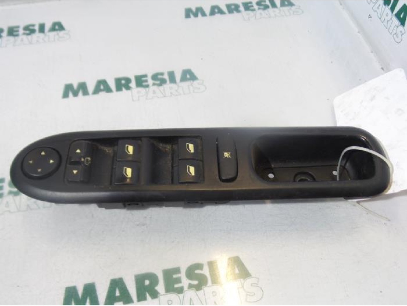 Peugeot - 407 - Multi-functional window switch
