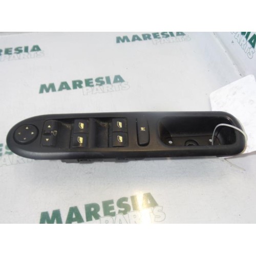 Peugeot - 407 - Multi-functional window switch