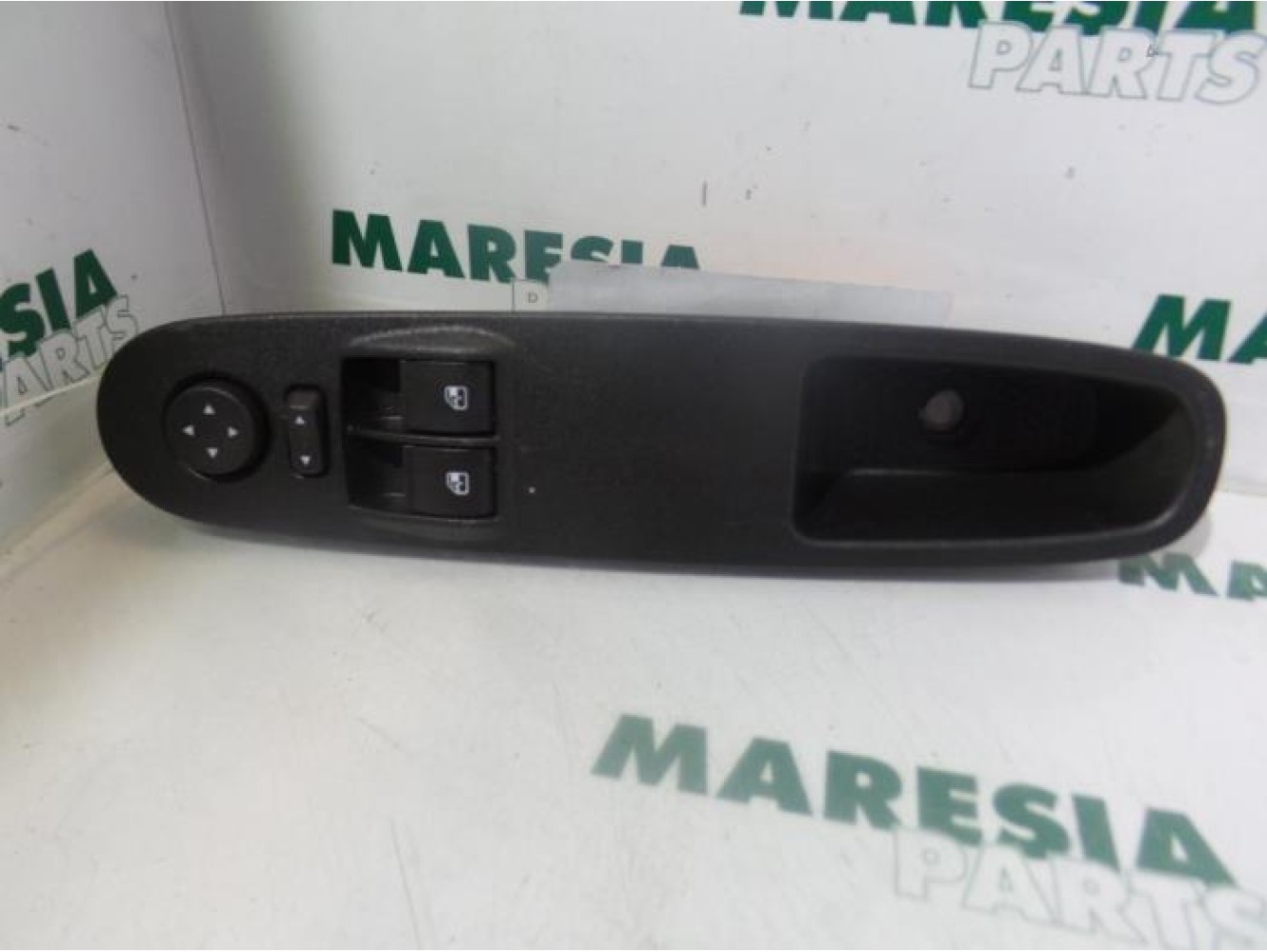 Fiat - Punto - Multi-functional window switch
