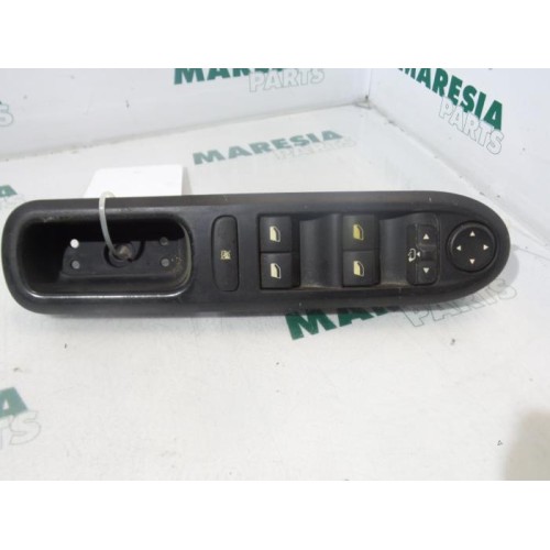 Peugeot - 407 - Multi-functional window switch