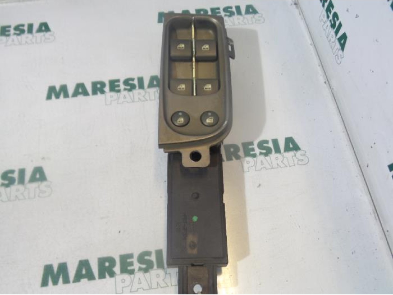 Lancia - Thesis - Multi-functional window switch