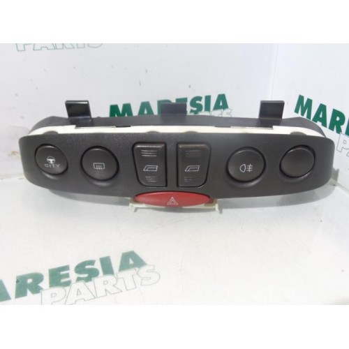 Fiat - Punto - Multi-functional window switch