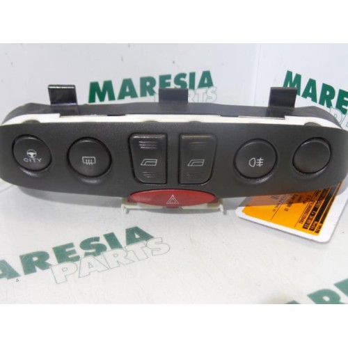 Fiat - Punto - Multi-functional window switch