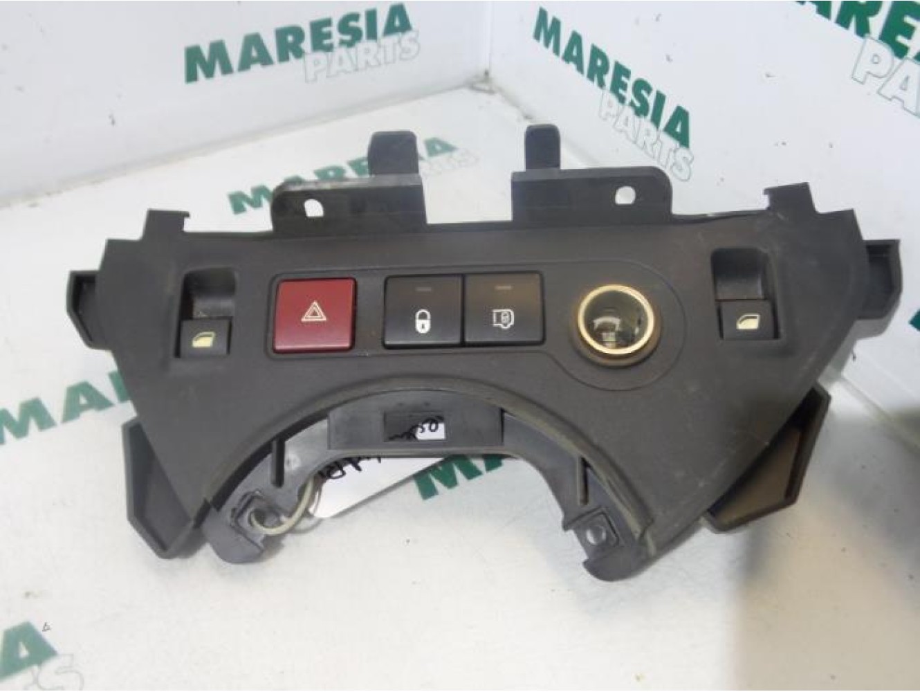 Peugeot - Partner - Multi-functional window switch