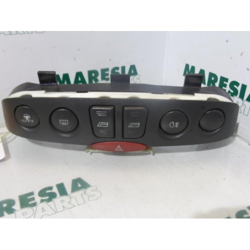 Fiat - Punto - Multi-functional window switch