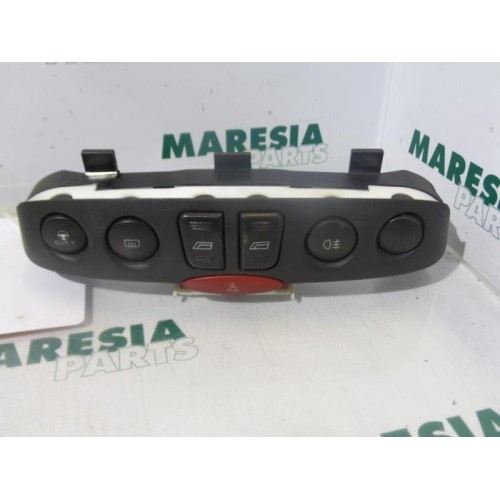 Fiat - Punto - Multi-functional window switch
