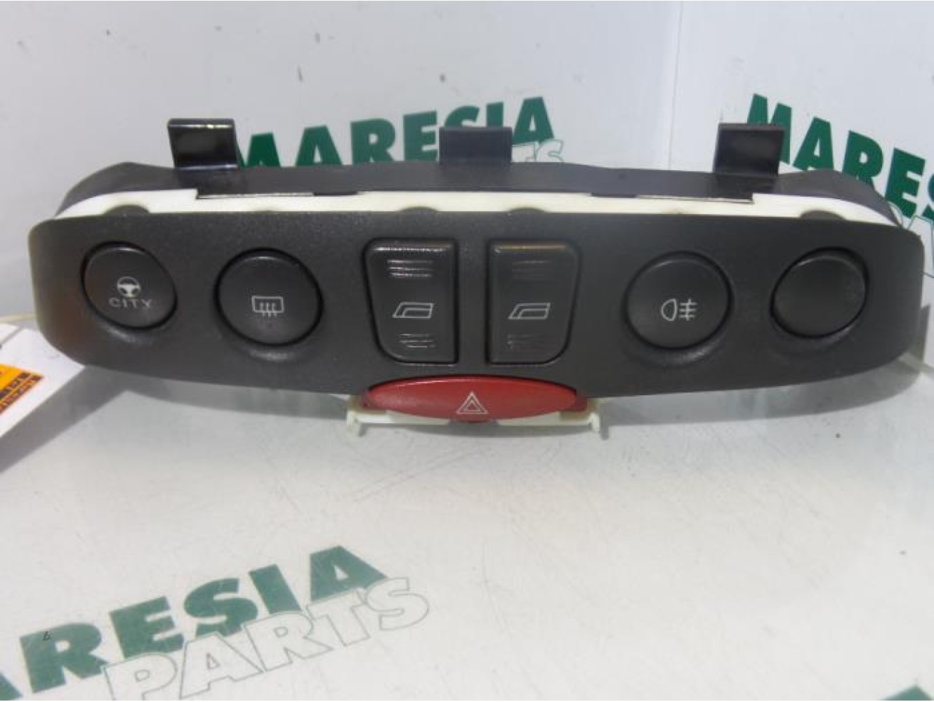 Fiat - Punto - Multi-functional window switch