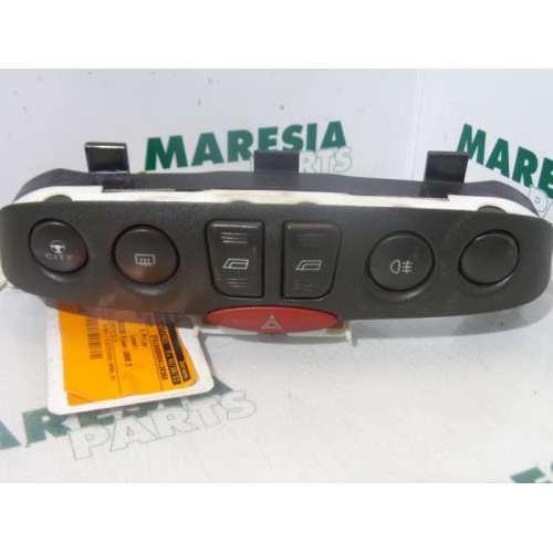 Fiat - Punto - Multi-functional window switch