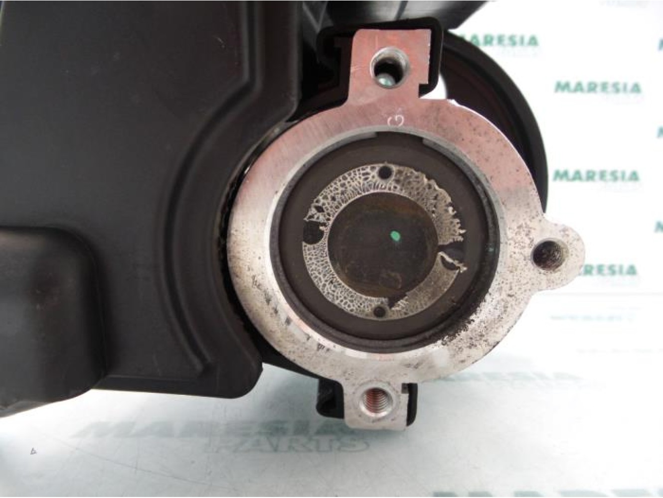 Peugeot - 206 - Power steering pump
