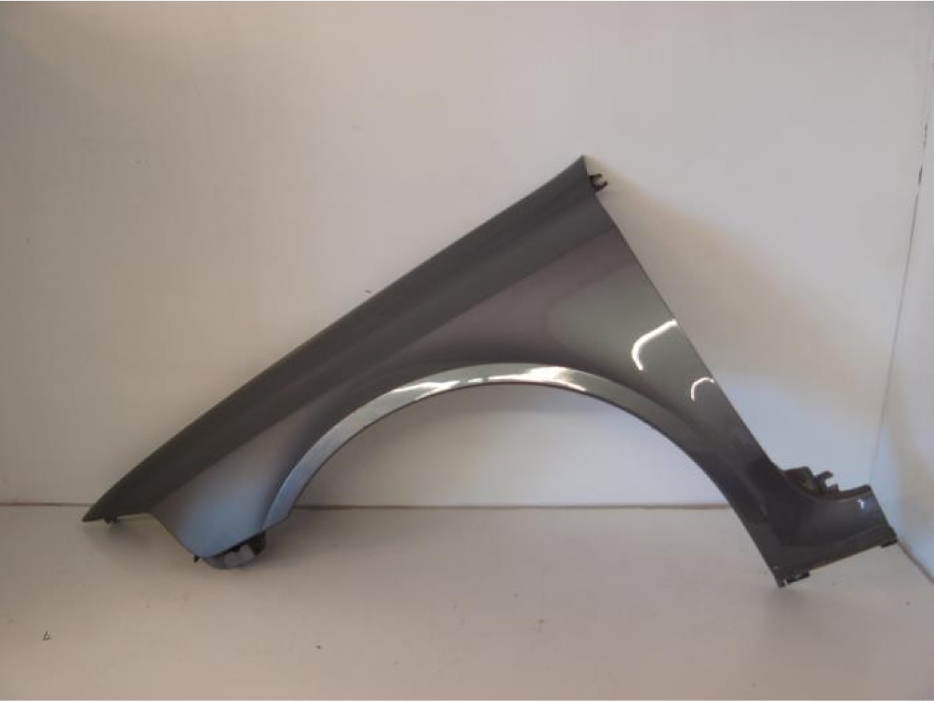 Renault - Laguna - Front wing, left