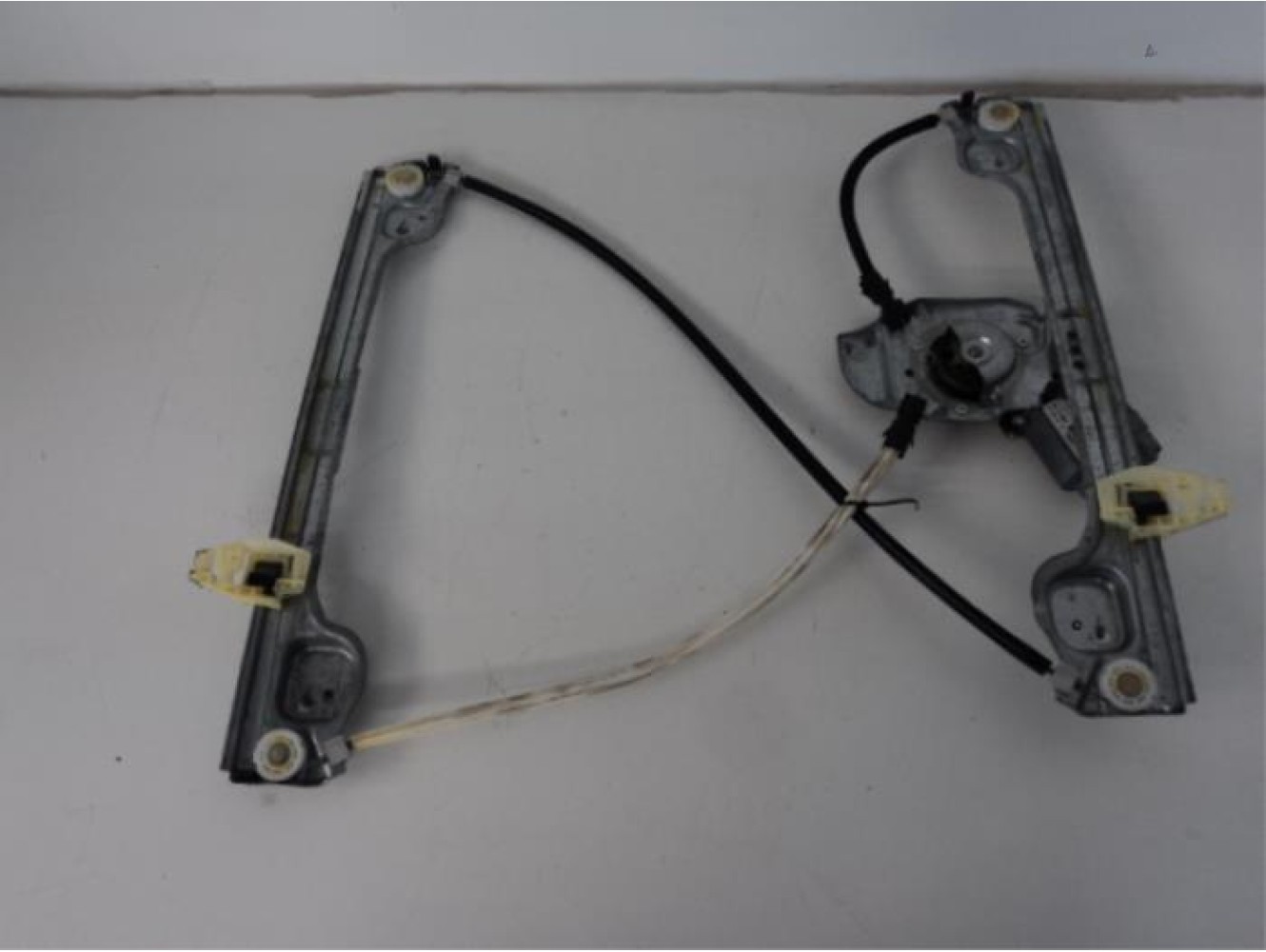 Peugeot - 1007 - Window mechanism 2-door, front left