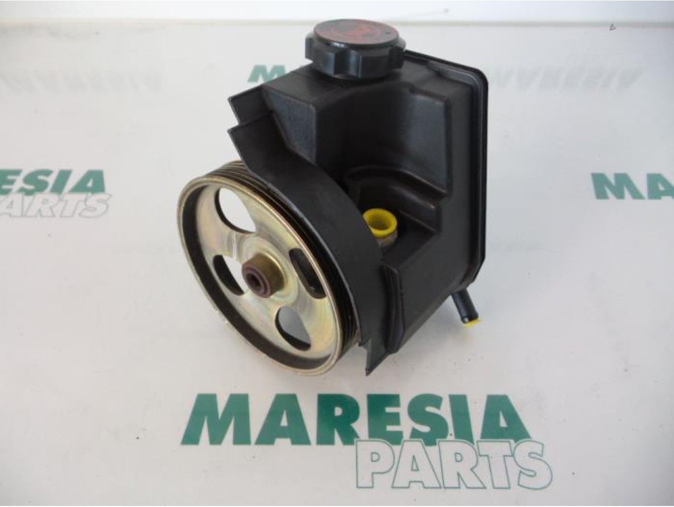 Peugeot - 206 - Power steering pump
