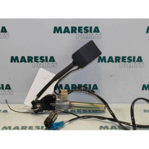 Renault - Megane - Gordelspanner links