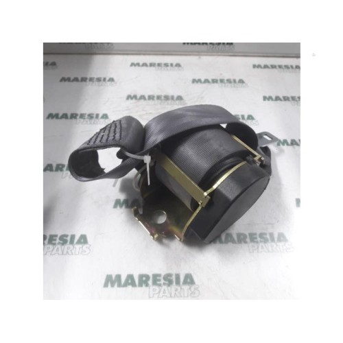 Renault - Megane - Rear seatbelt, right