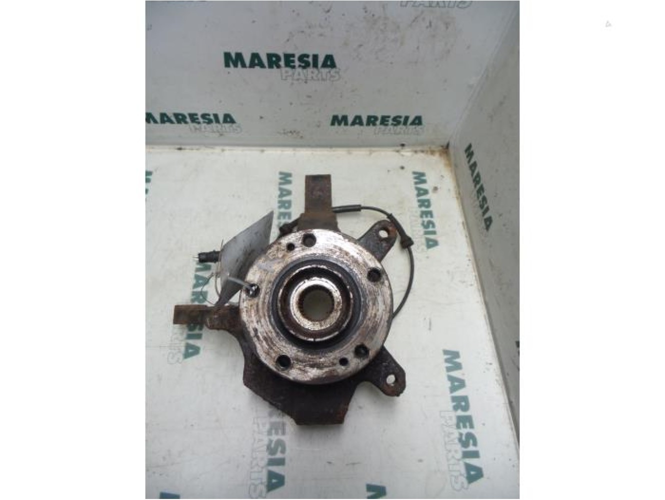 Renault - Laguna - Knuckle, front right