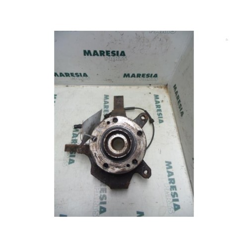 Renault - Laguna - Knuckle, front right