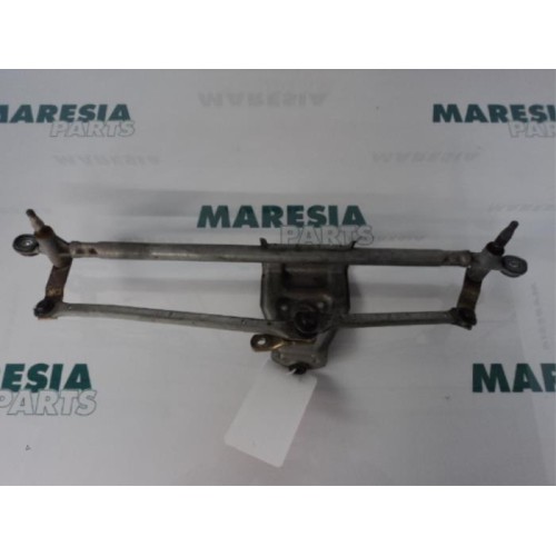 Renault - Clio - Wiper mechanism