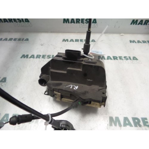 Renault - Megane - Front door lock mechanism 4-door, right