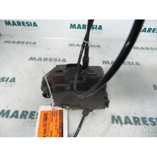 Renault - Megane Scenic - Front door lock mechanism 4-door, right