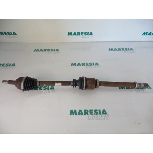 Renault - Megane Scenic - Front drive shaft, right