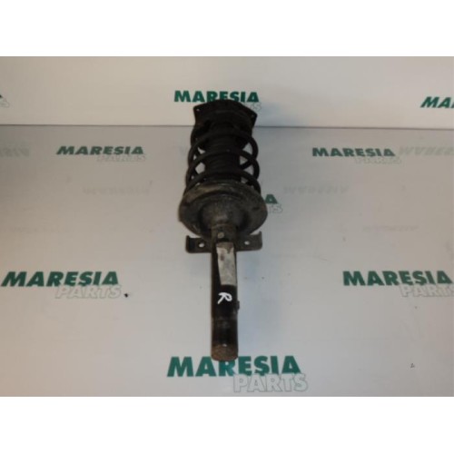 Renault - Megane Scenic - Front shock absorber rod, right