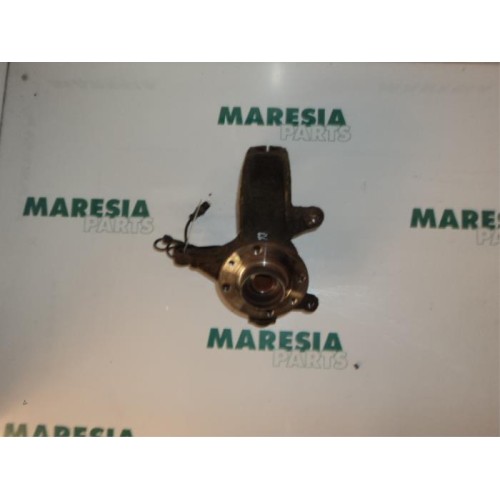 Renault - Megane Scenic - Knuckle, front right