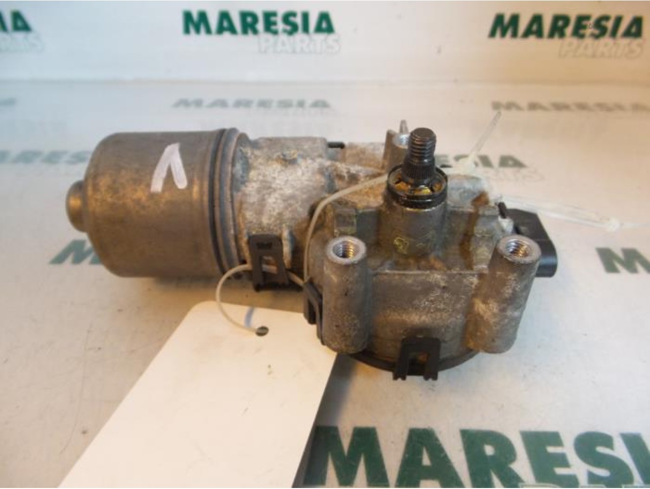 Alfa Romeo - 159 - Front wiper motor