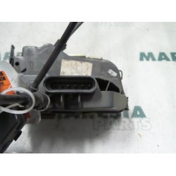 Renault - Megane - Rear door mechanism 4-door, right