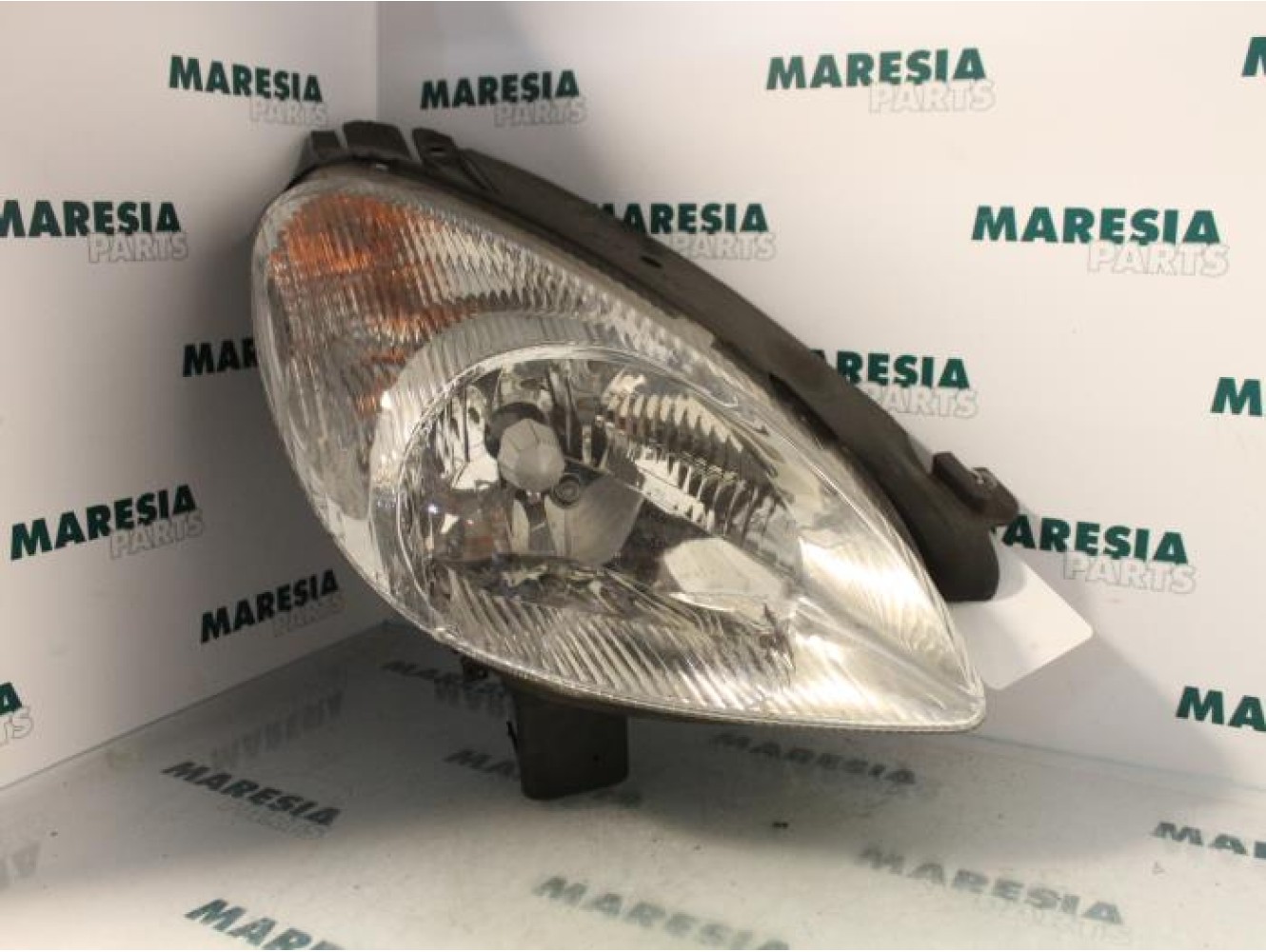 Citroen - Picasso - Headlight, right