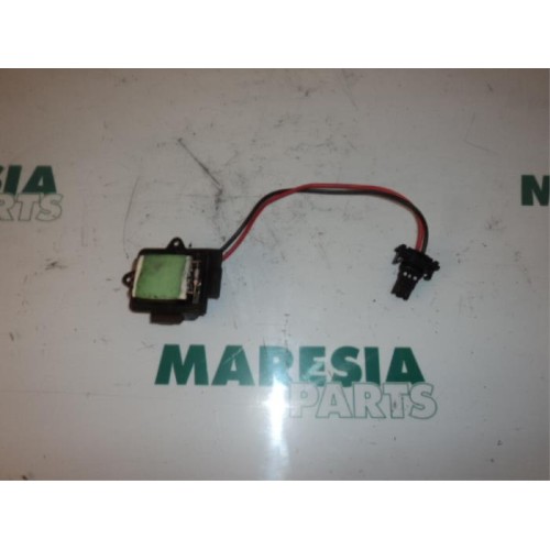 Renault - Clio - Heater resistor