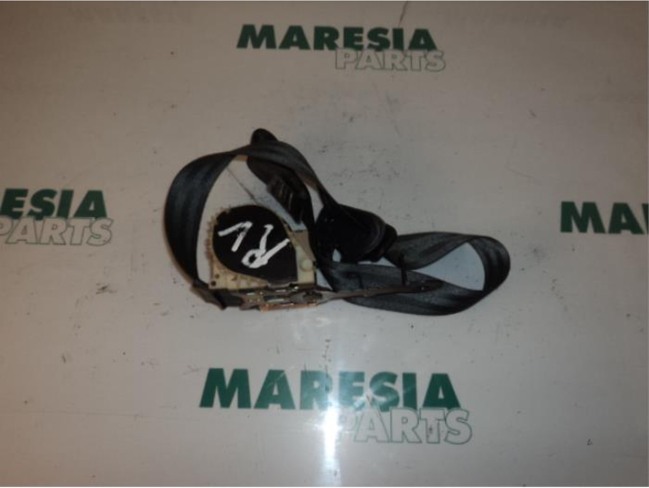 Renault - Clio - Front seatbelt, right
