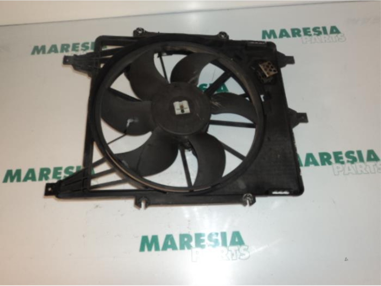 Renault - Clio - Fan motor