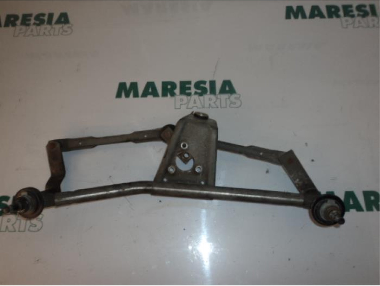 Peugeot - 206 - Wiper mechanism