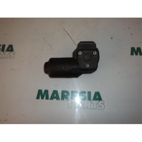 Alfa Romeo - 145/146 - Front wiper motor