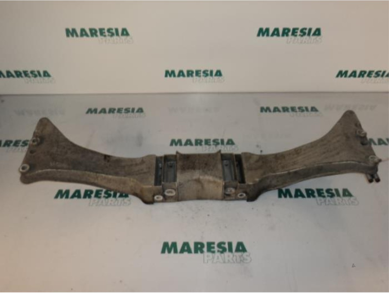 Alfa Romeo - GT - Rear support beam