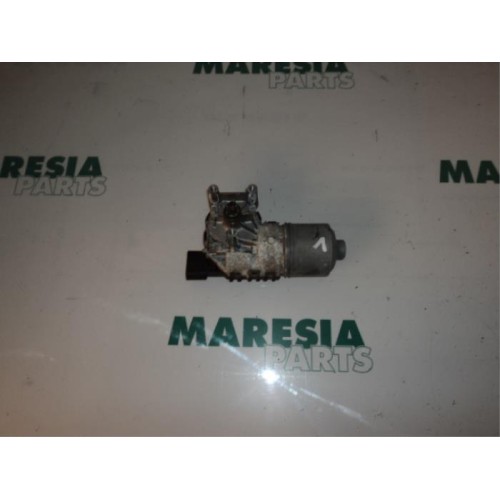 Alfa Romeo - GT - Front wiper motor