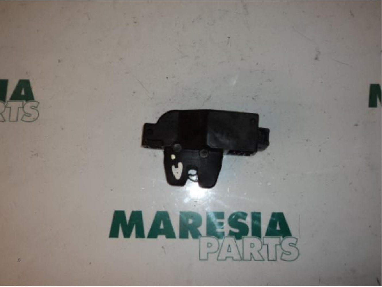 Citroen - C3 - Tailgate lock mechanism