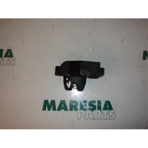 Citroen - C3 - Tailgate lock mechanism
